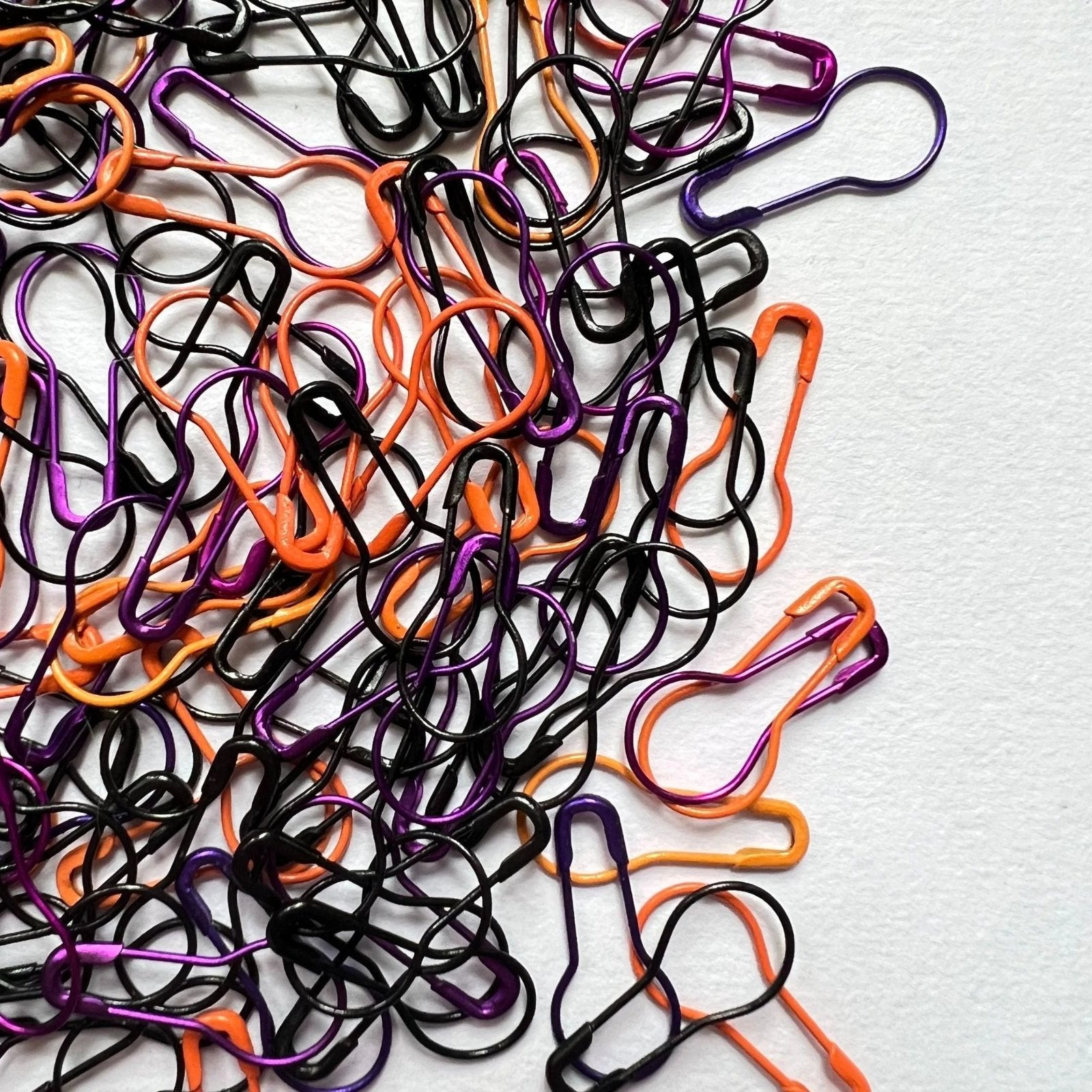 40PCS Crochet Stitch Markers – Colorful Locking Stitch Counters for Crochet & Knitting